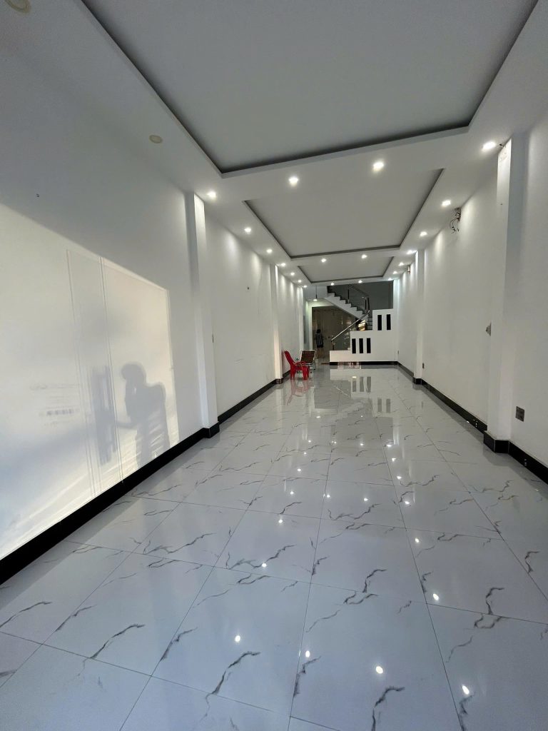 Nhà mặt tiền Nguyễn Tri Phương giao Nguyễn Văn Linh